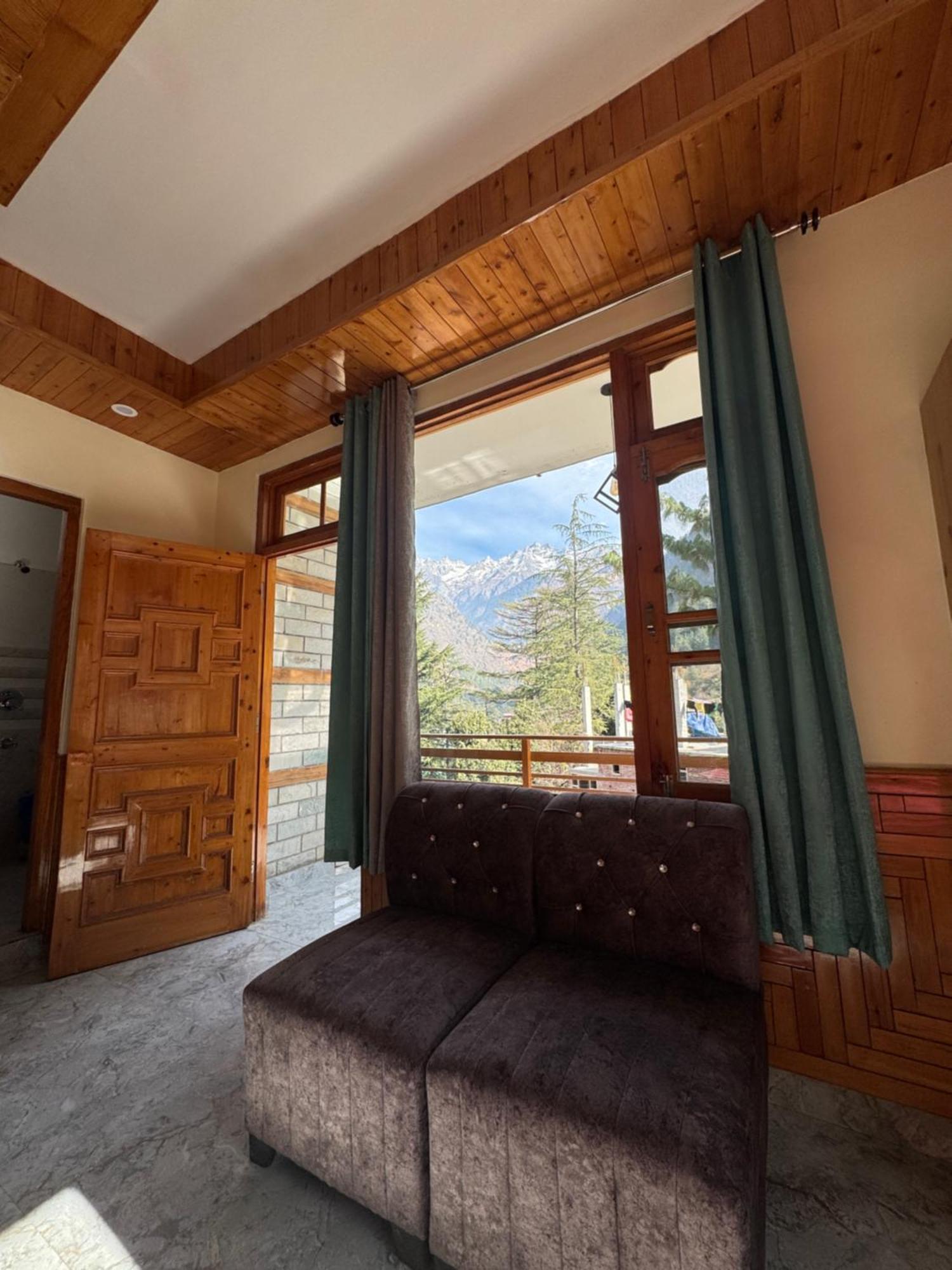 Delight Homestay Kasol Kültér fotó
