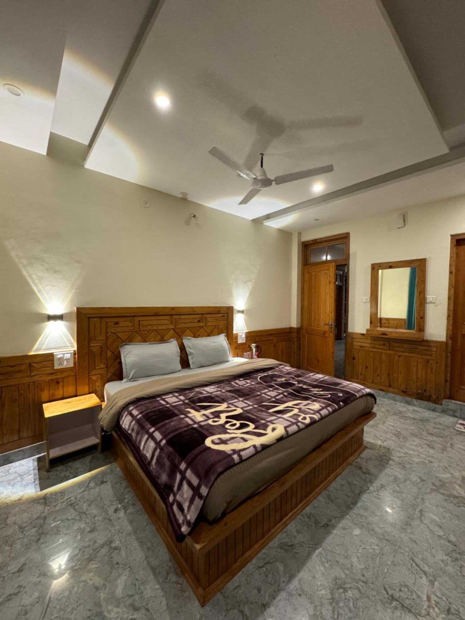 Delight Homestay Kasol Kültér fotó