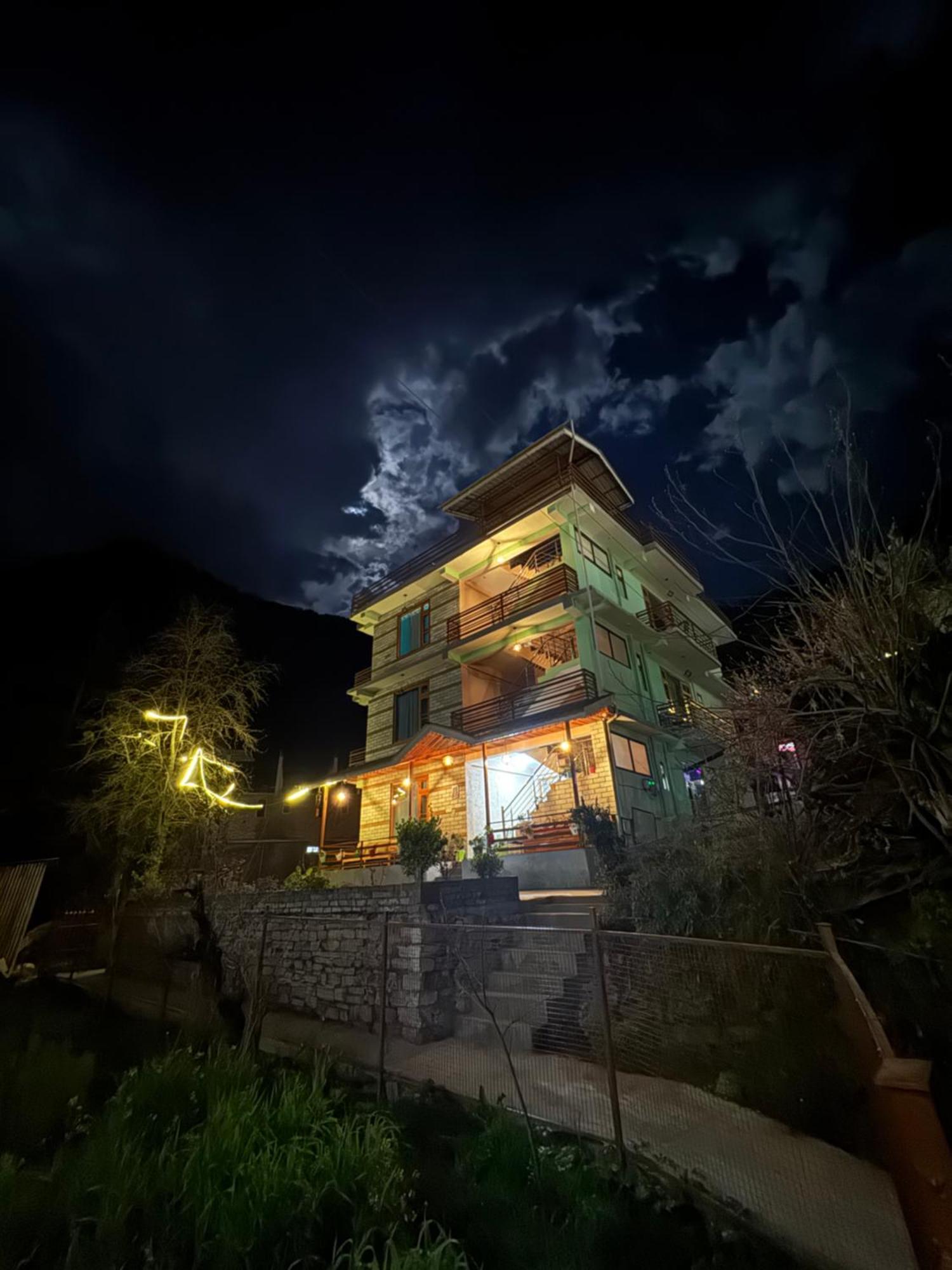Delight Homestay Kasol Kültér fotó